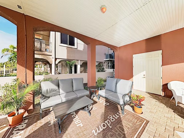 Luxury Treasure Island Vacation Home Sleeps Ten Guests